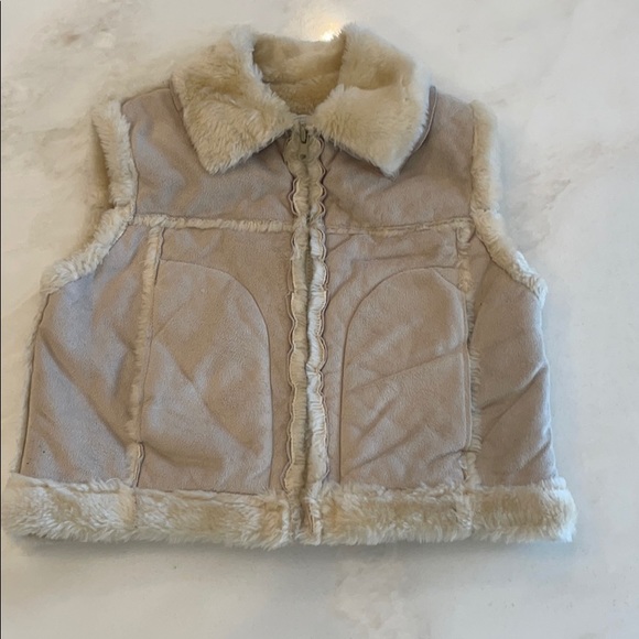 Come Quore Girls Tan Faux Fur and Suede Vest-Size 2 - Picture 1 of 6